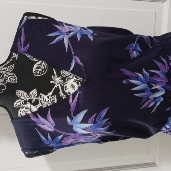 🆕️ 💜HTF Rails💜 - Riley Navy/Purple Wisteria Print Romper - Picture 6 of 14